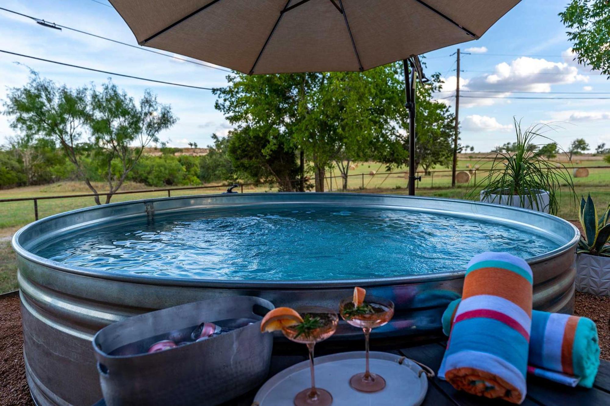 Вилла Container Haus Pet Friendly With Cowboy Pool Фредериксберг Экстерьер фото