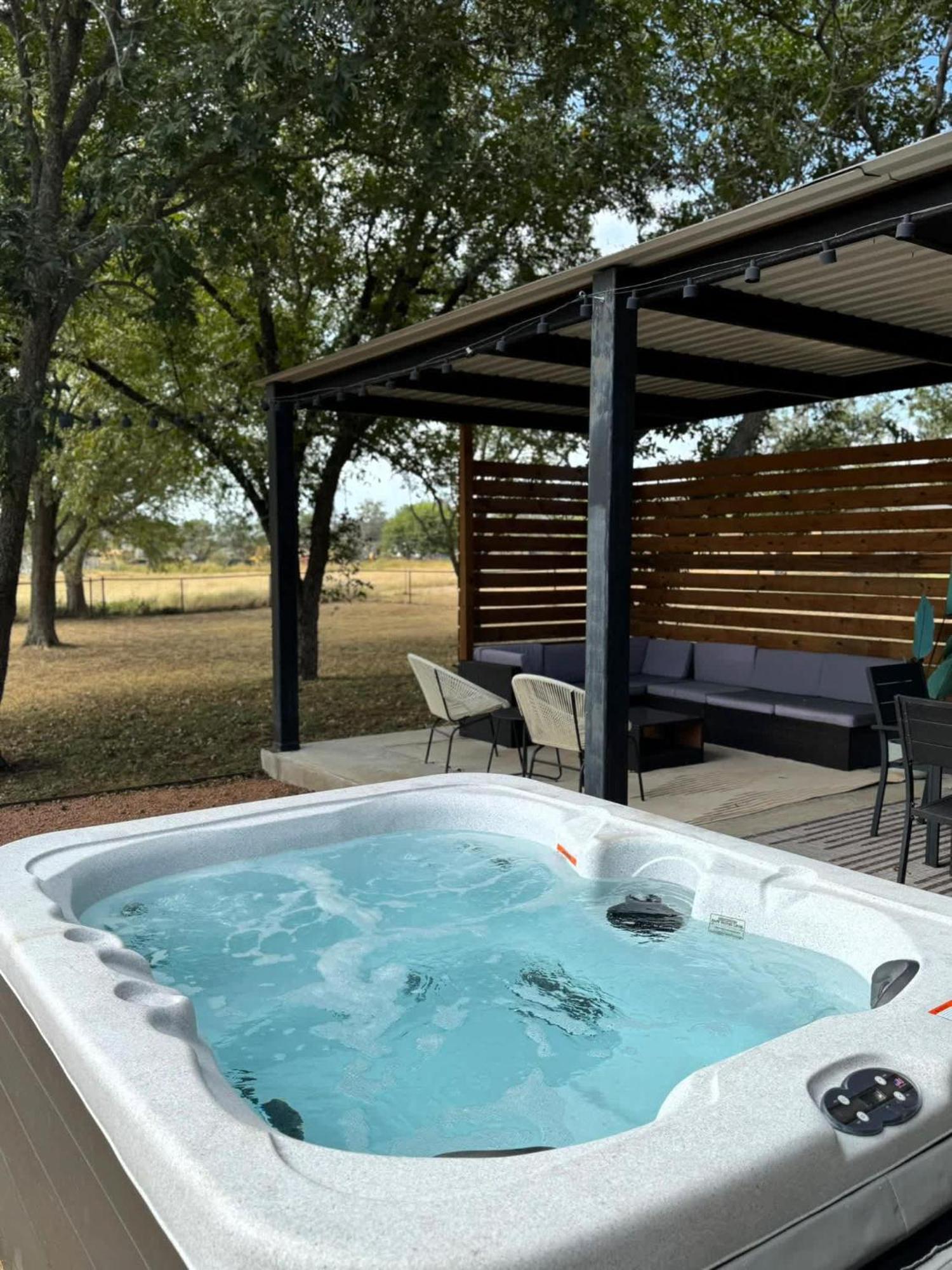 Вилла Container Haus Pet Friendly With Cowboy Pool Фредериксберг Экстерьер фото