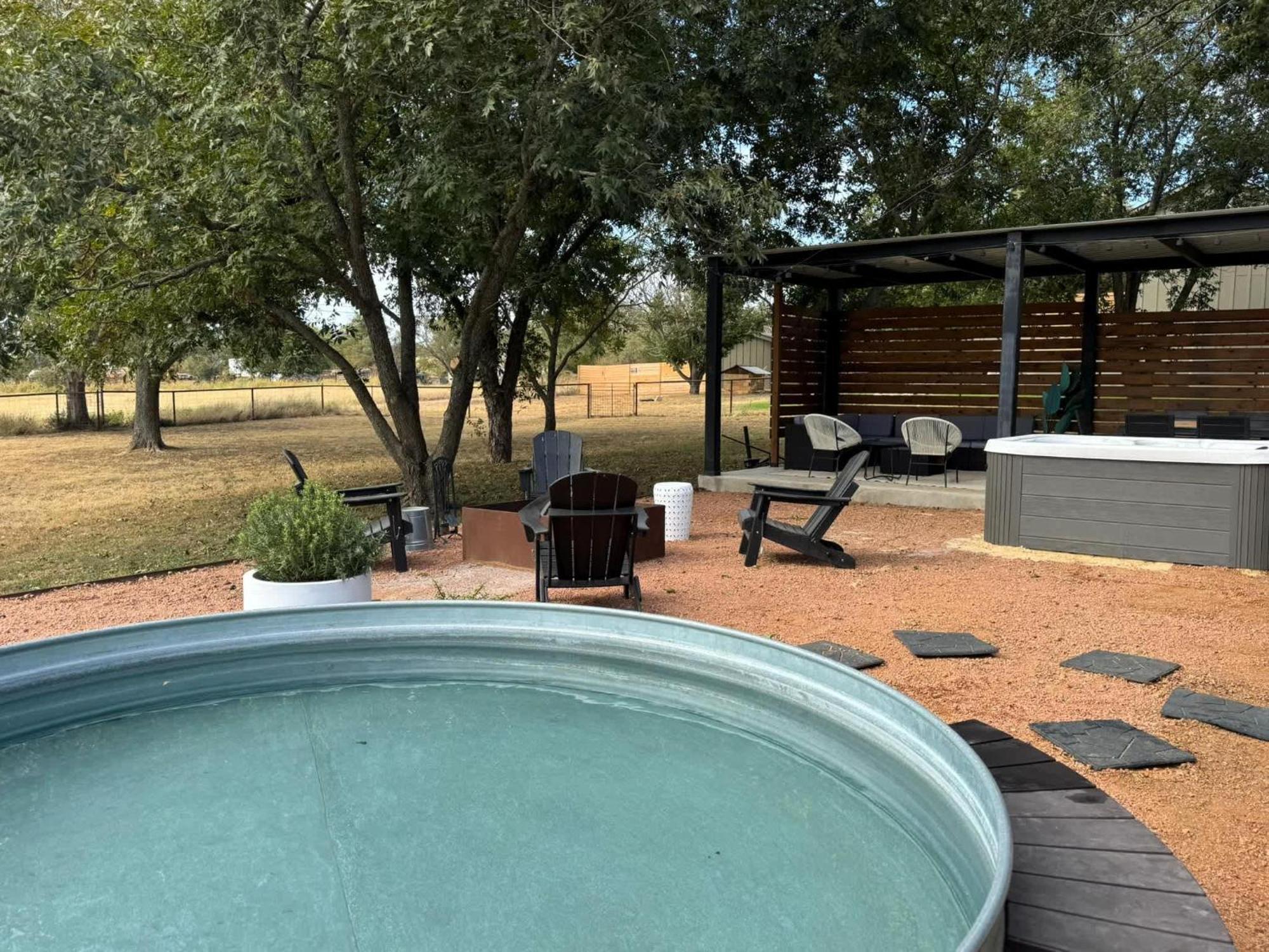 Вилла Container Haus Pet Friendly With Cowboy Pool Фредериксберг Экстерьер фото